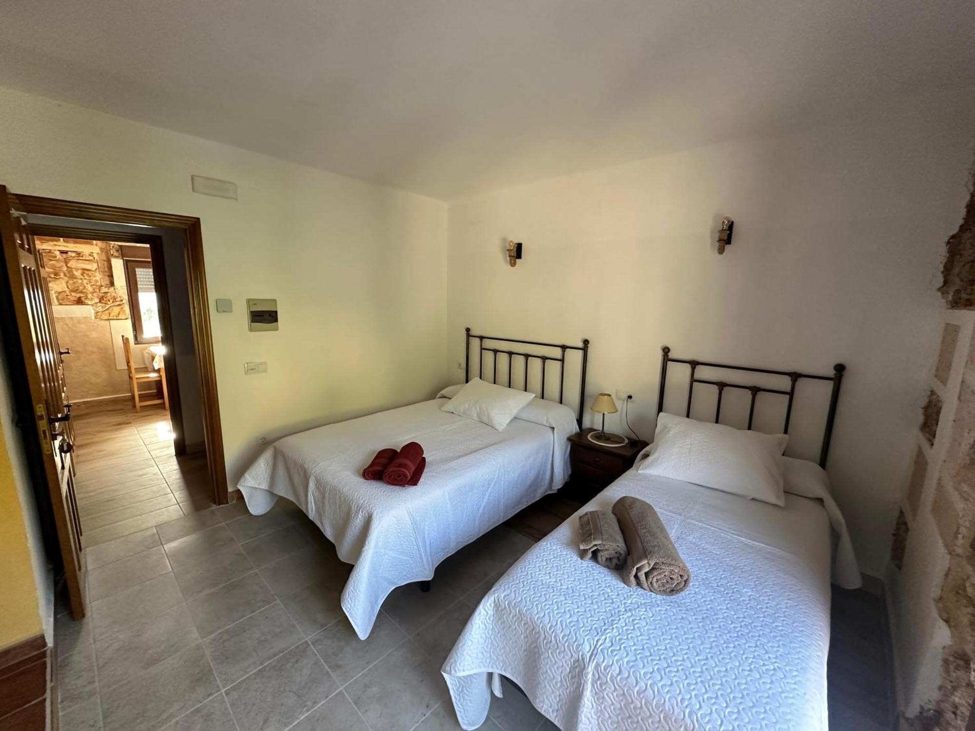 Casa Rural Torremontero Apartamentos Орнос Экстерьер фото